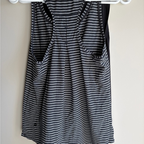 Lululemon racer back tanks. Size 6 - Picture 2 of 2